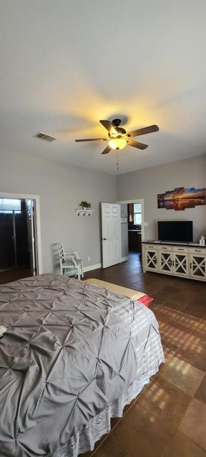 Hill Country Haute N Haus Relax And Renew Fischer Экстерьер фото